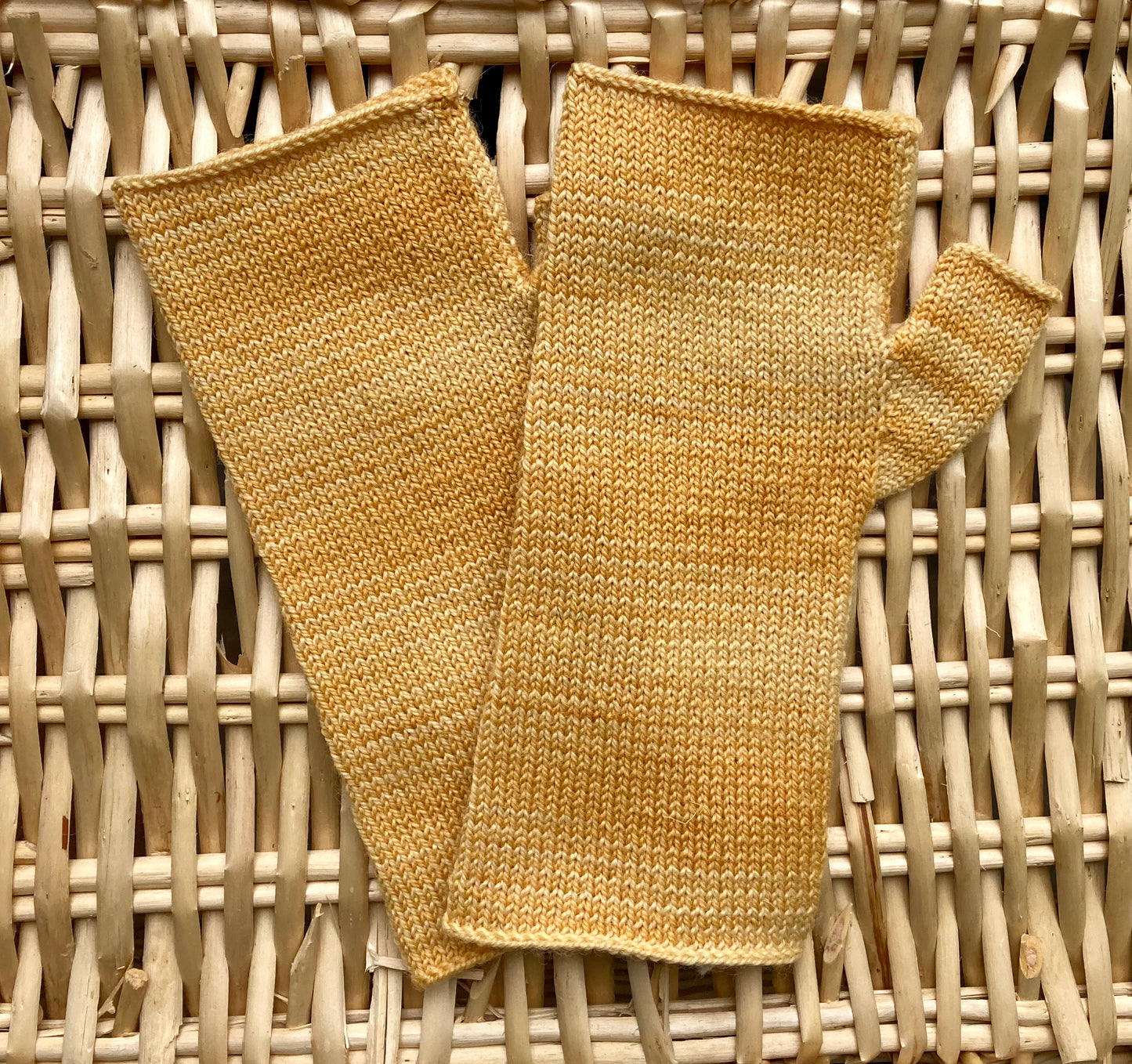Gold fingerless gloves