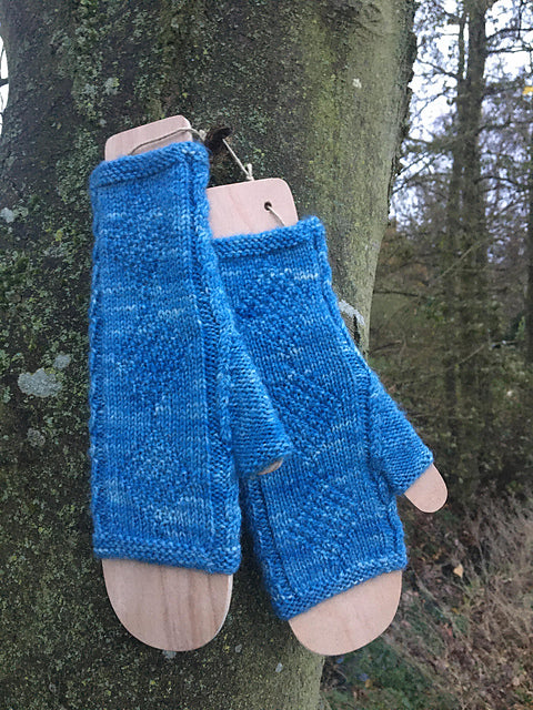 Lockdown Gansey Fingerless Gloves Pattern