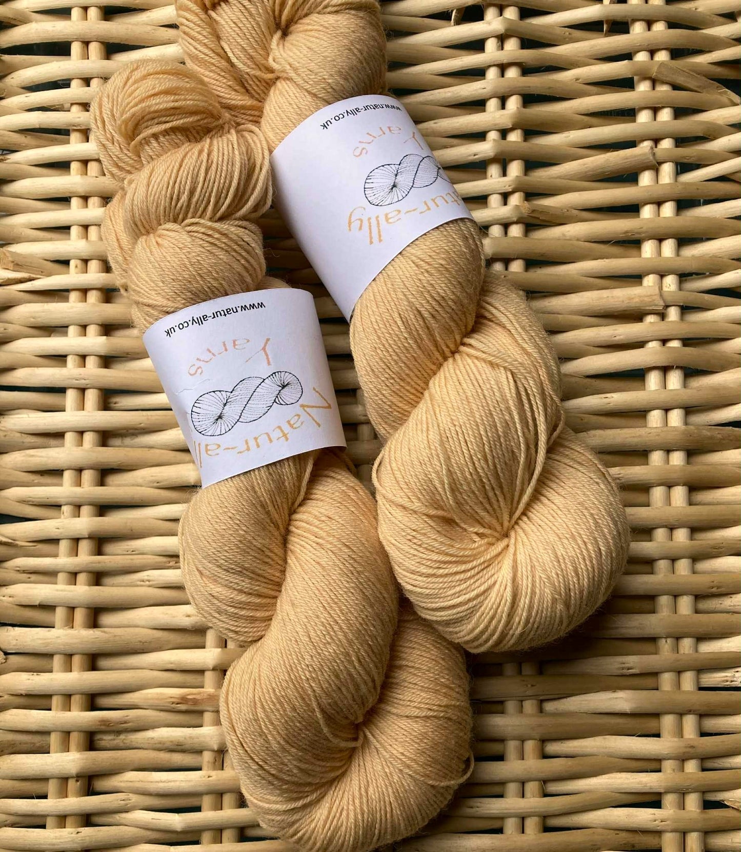 Apricot - Organic Merino 4ply non superwash