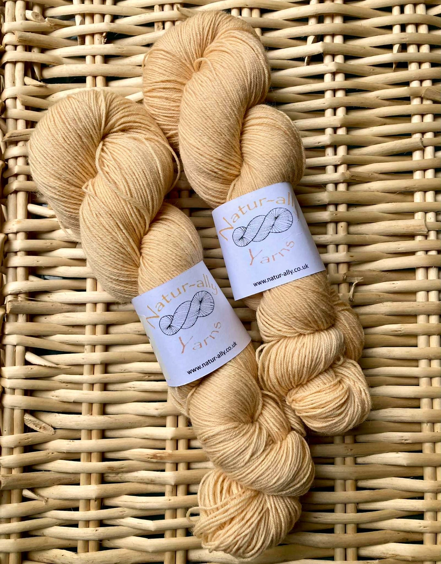 Apricot - Organic Merino 4ply non superwash
