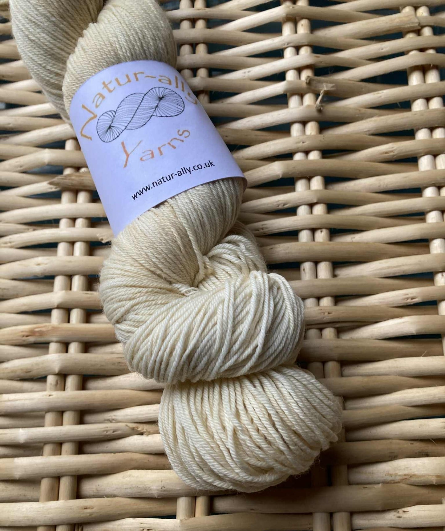 Cappuccino - Organic Merino 4ply non superwash