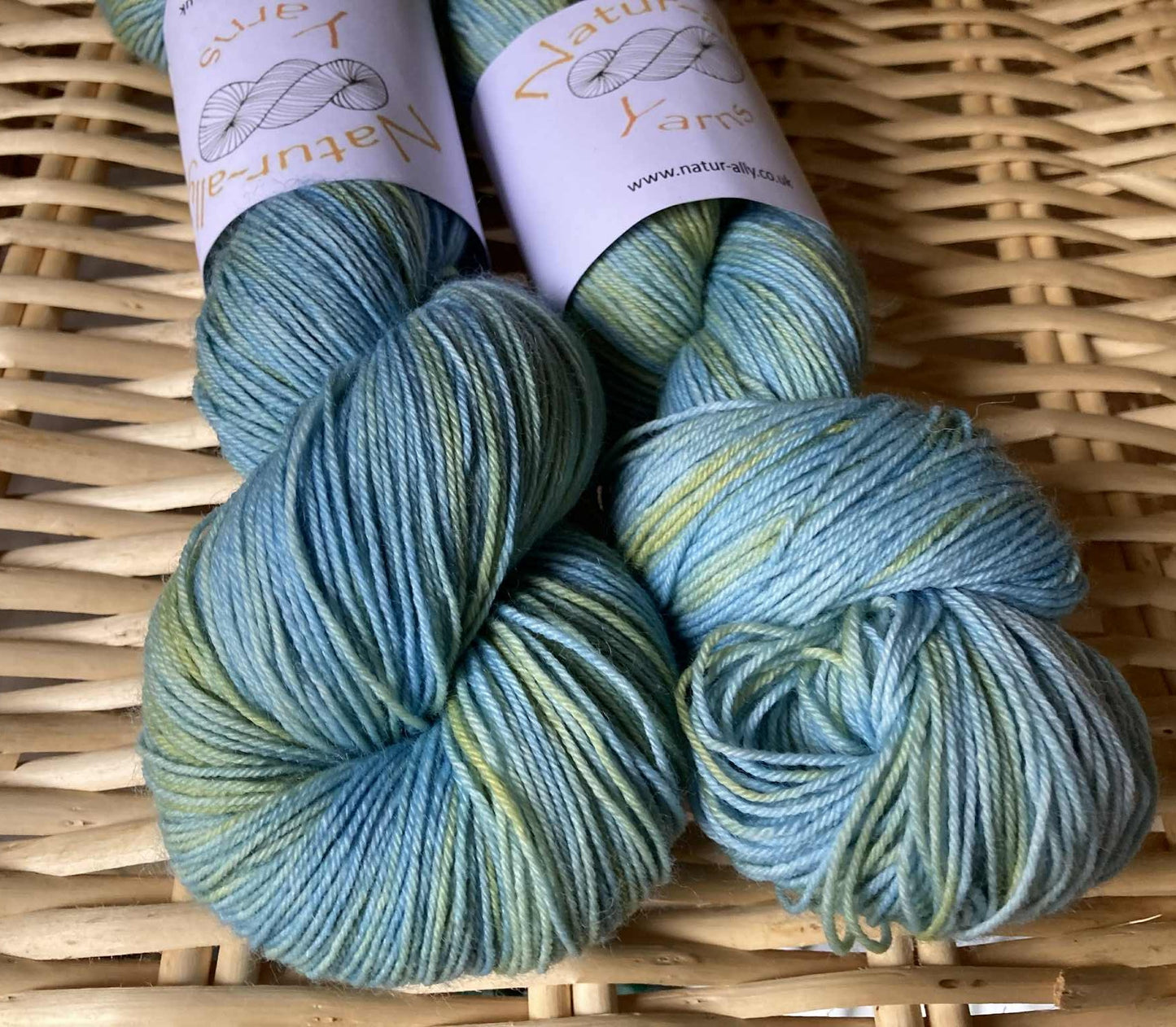 Caribbean sea - Bluefaced Leicester 4 ply Sock yarn