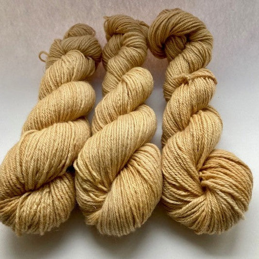 Champagne Naturally dyed Bluefaced Leicester DK